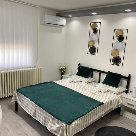 Manirosi 5 Apartment Суботица Екстериор снимка