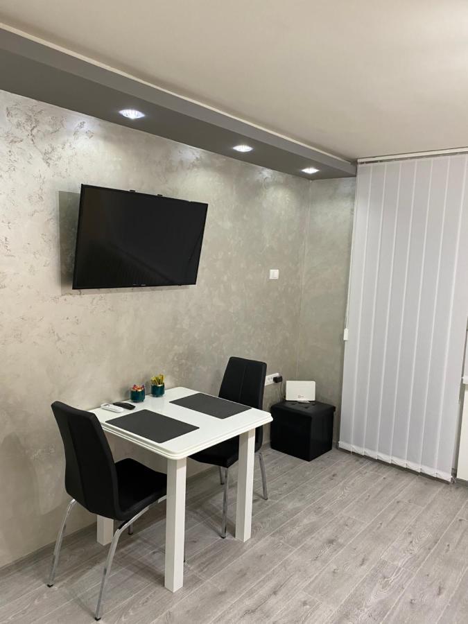 Manirosi 5 Apartment Суботица Екстериор снимка