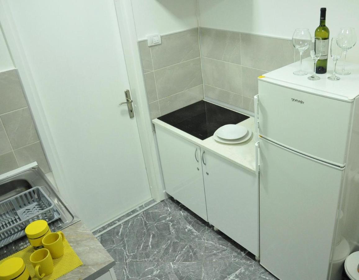 Manirosi 5 Apartment Суботица Екстериор снимка